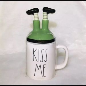 Rae Dunn St. Patrick’s Day KISS ME Mug w/Topper